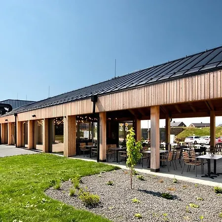 Alpine House, アパート