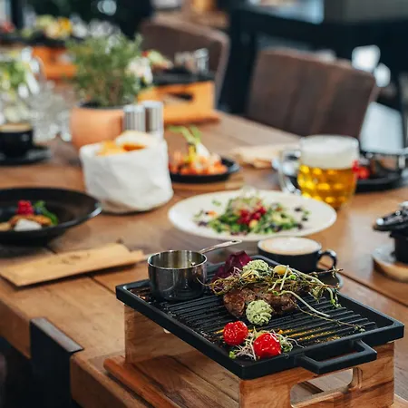 Alpine House, Velka Lomnica