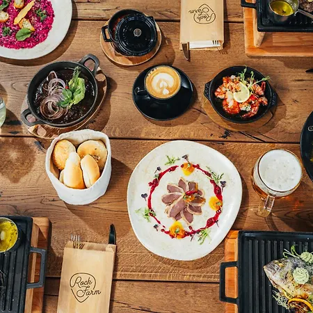 Alpine House, ヴェルカー・ロムニツァ